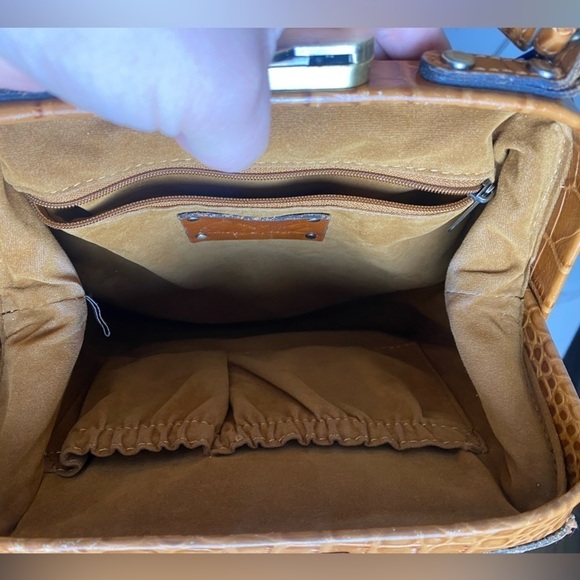 Patricia Nash Leather Croc Embossed Nela Frame Tote Biscuit - Picture 8 of 8